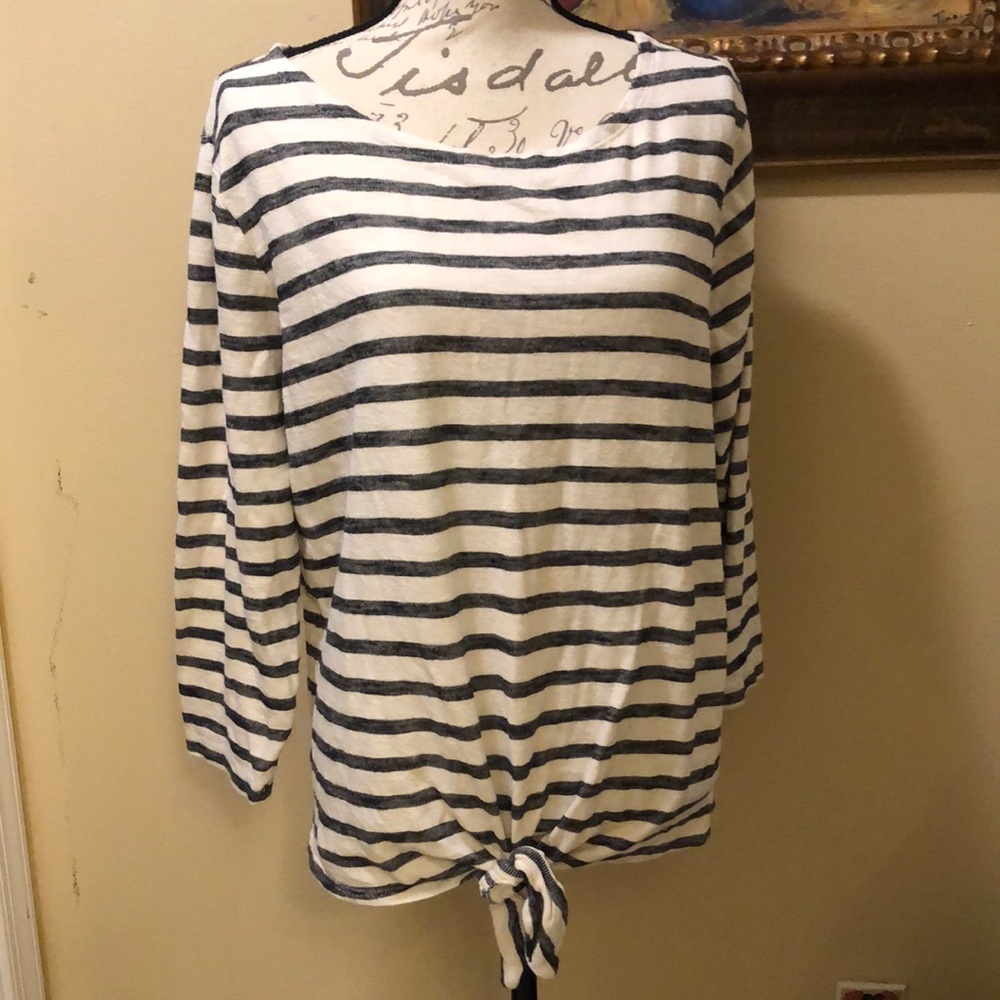 ⚓️ Old Navy striped, tied bottom crew neck long sleeved top
